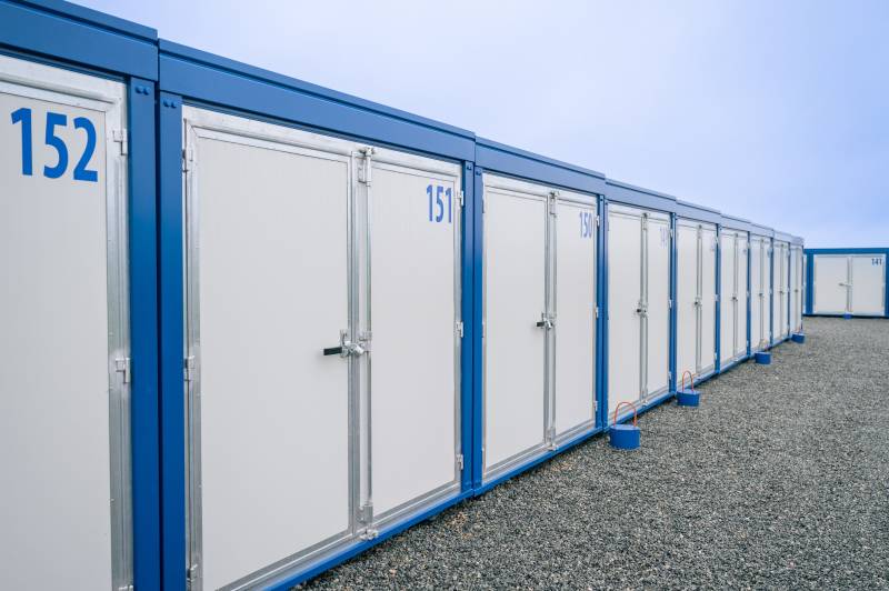 Exterieur des petits garages à louer dans VP-Box un garde meubles ultra sécurisés à Sainte Marie des champs